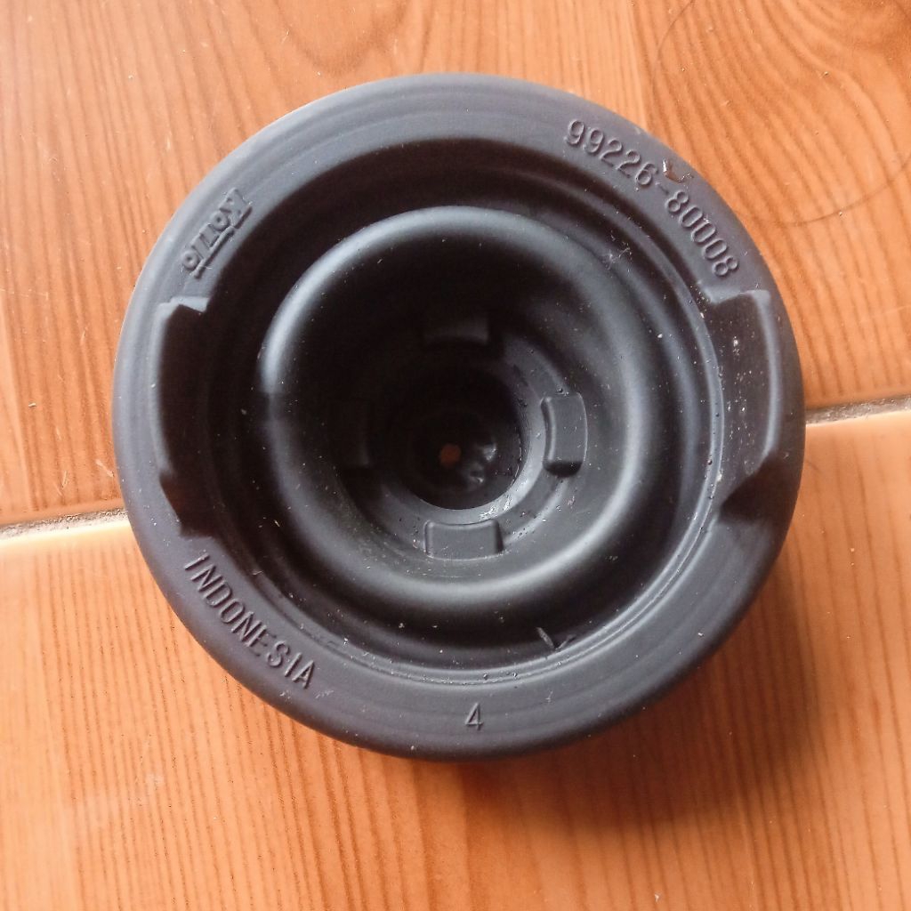 karet penutup bohlam lampu depan h4 Honda Brio Mobilio old