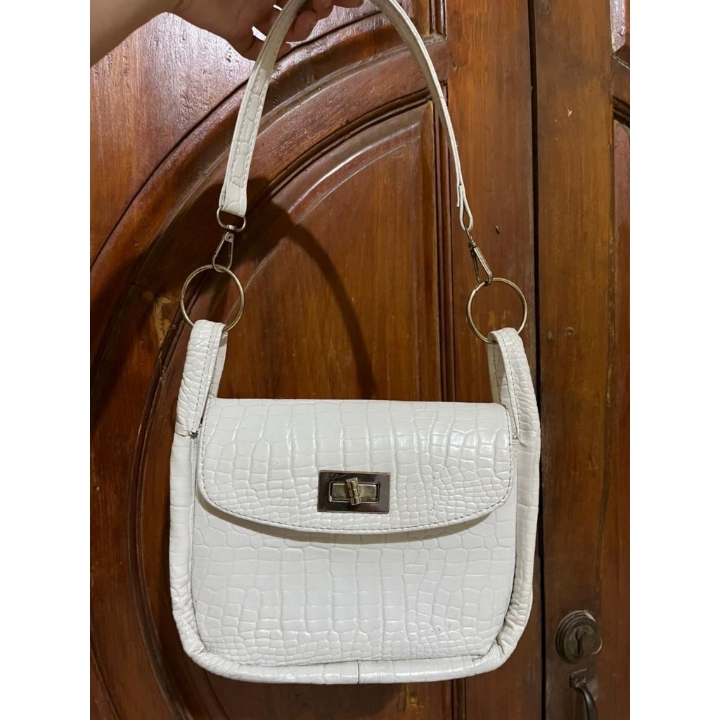 preloved tas putih