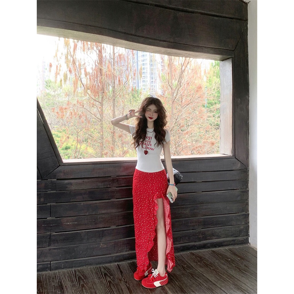 Rok Bunga Merah Wanita Style Korea