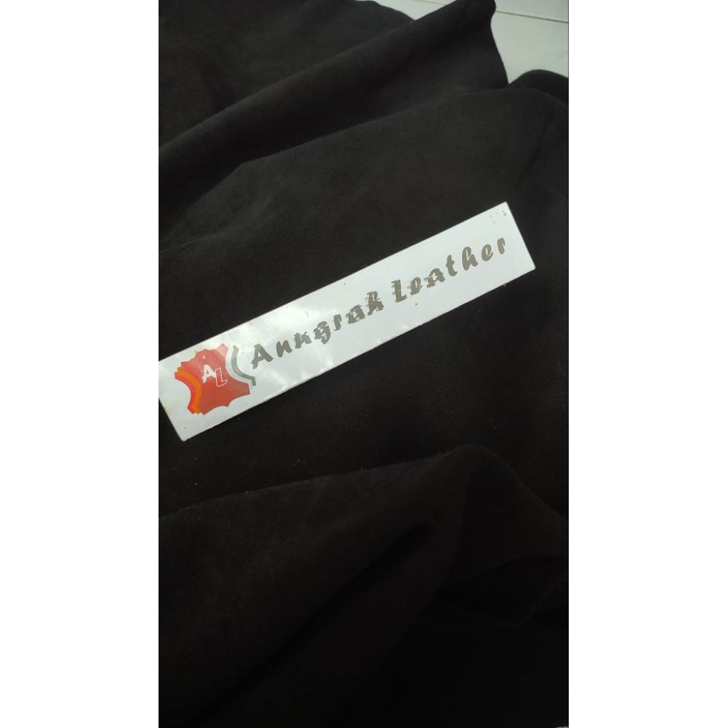 Kulit sapi asli jenis Suede warna Hitam Ketebalan 1.5 mm