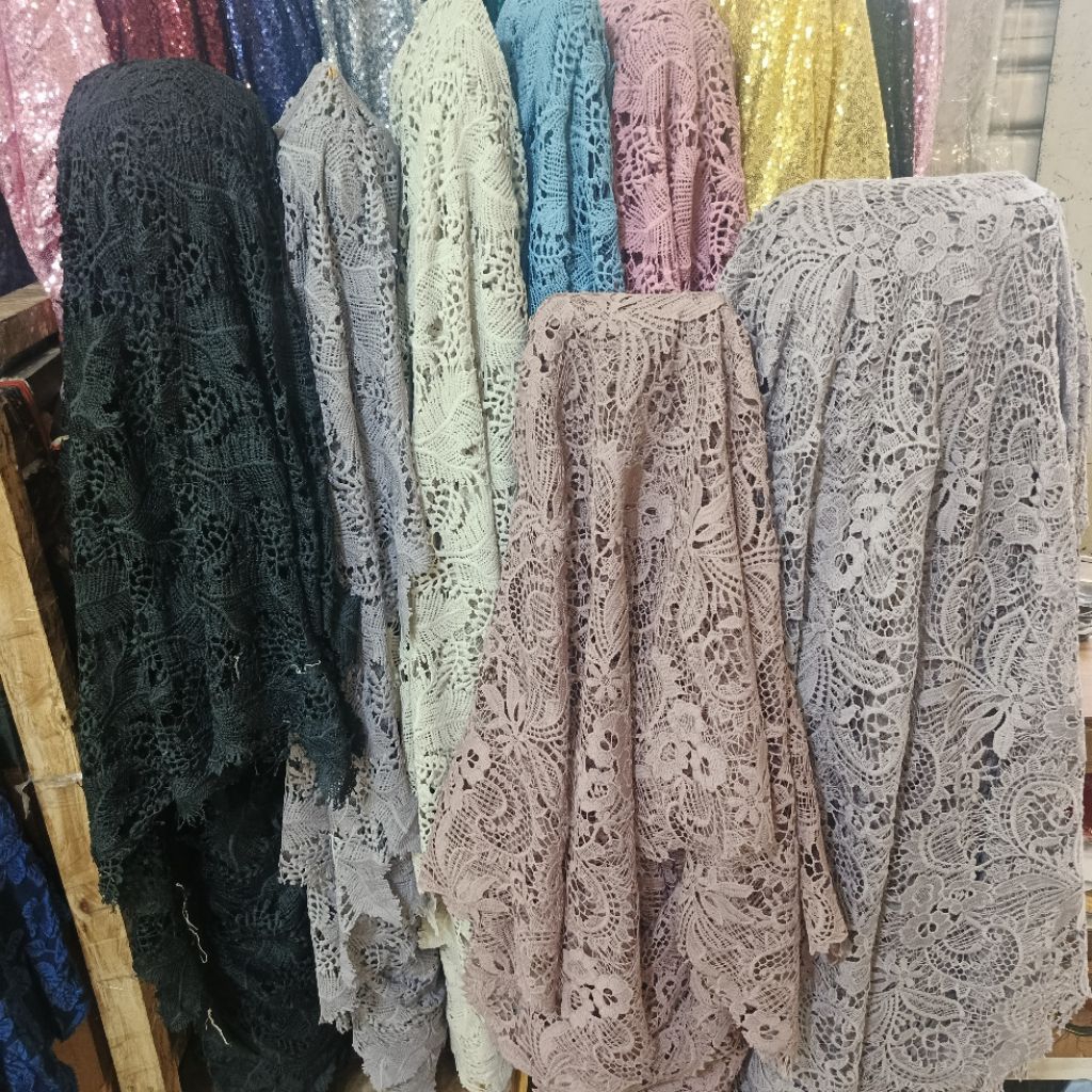 KAIN BROKAT OKKI PRADA PREMIUM / BAHAN KEBAYA(SETENGAH METER)