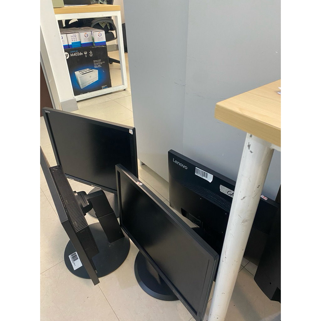 Monitor Kotak Lenovo / Dell