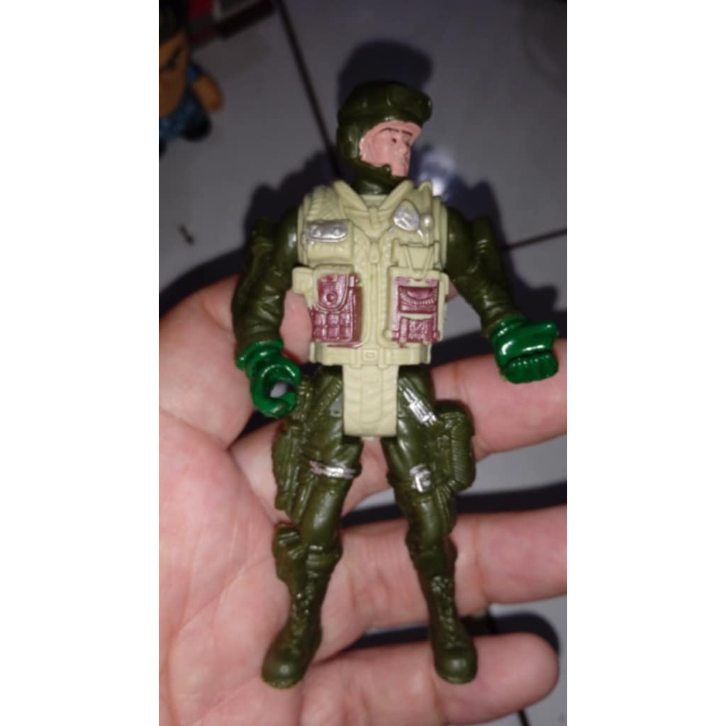 figure mainan tentara kw bahan plastik bekas