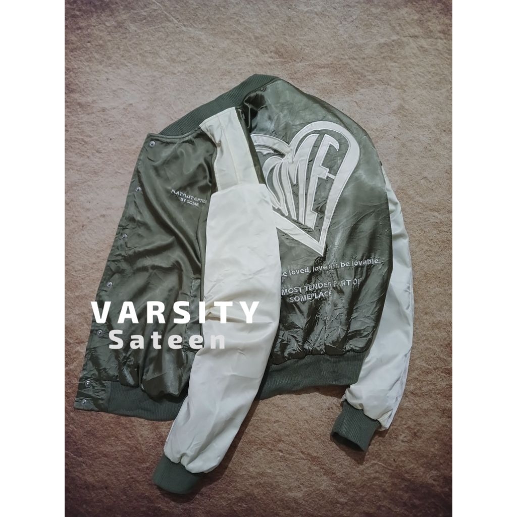 Jaket varsity keren bahan sateen adem bekas pakai