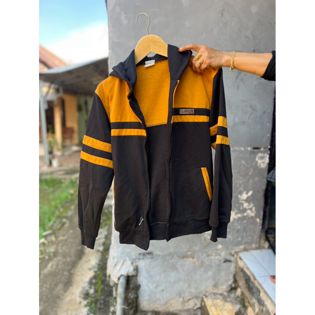 prelove jaket ukuran L resleting ga bisa