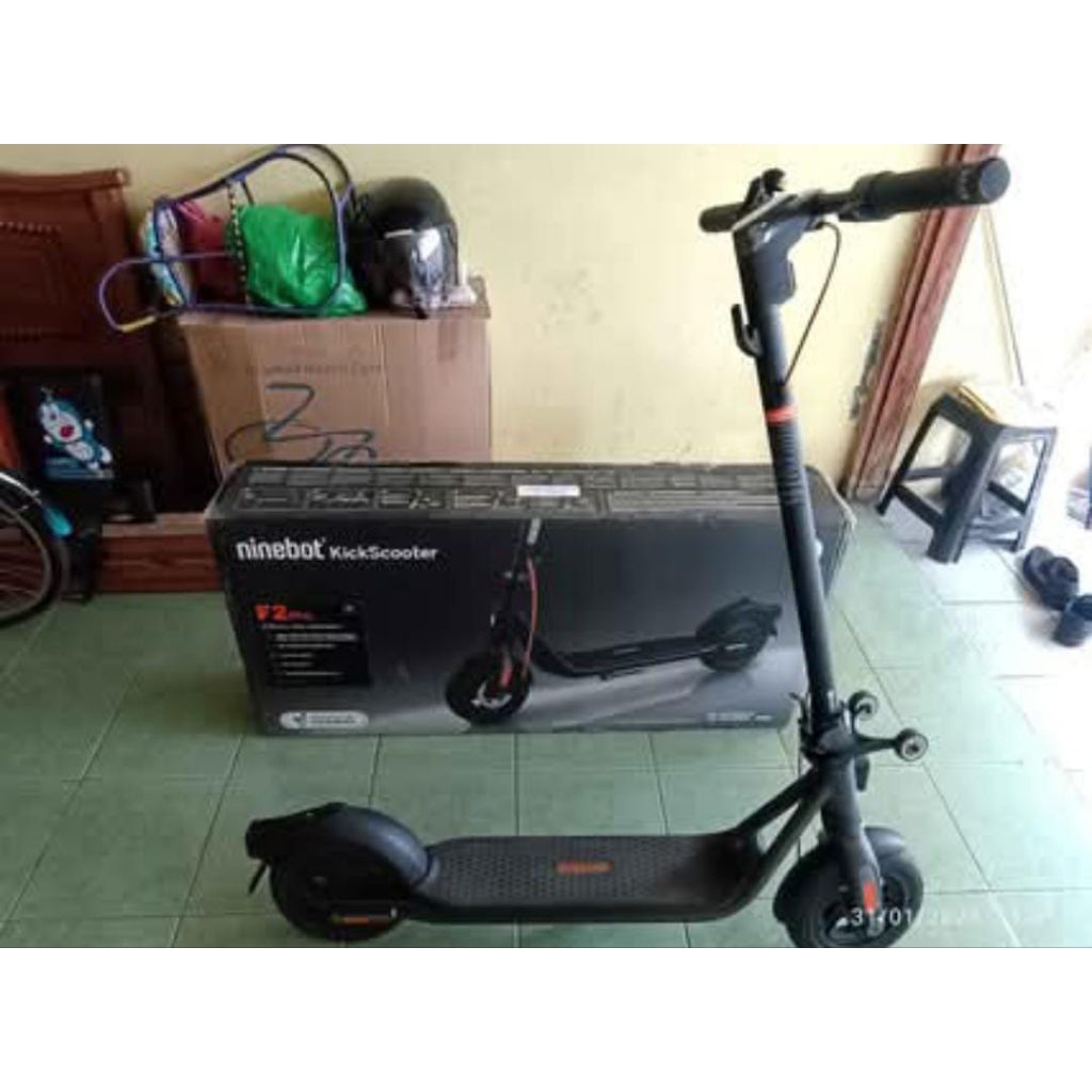 Segway Ninebot F2 Pro Scooter
