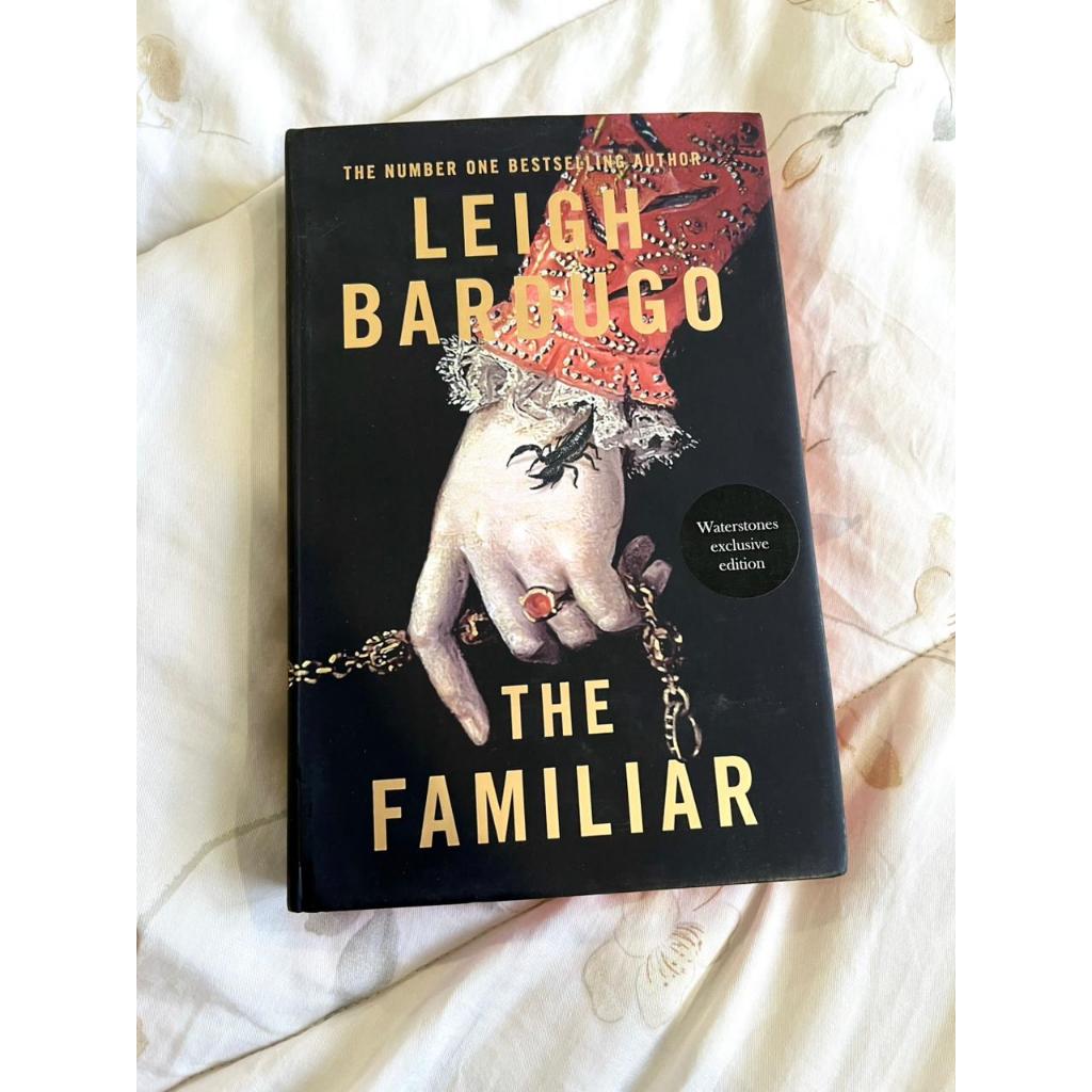 (HC Waterstones Exclusive) PRELOVED | THE FAMILIAR - Leigh Bardugo