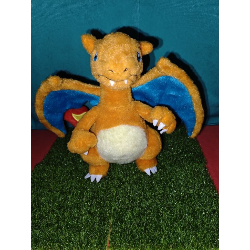 Pokemon Charizard Plush T-Art Mata Keras