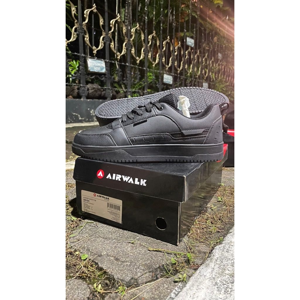 Airwalk full black resmi