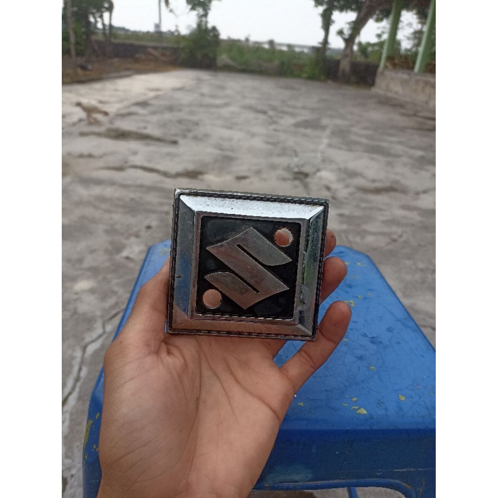 emblem Suzuki carry pick carry Bagong original second