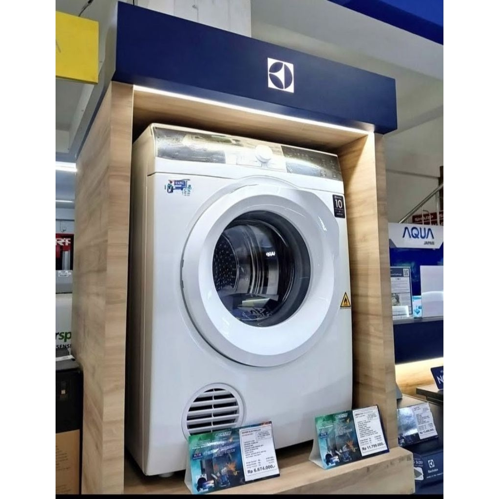 Electrolux EDV804H3WC UltimateCare 300 venting dryer 8kg