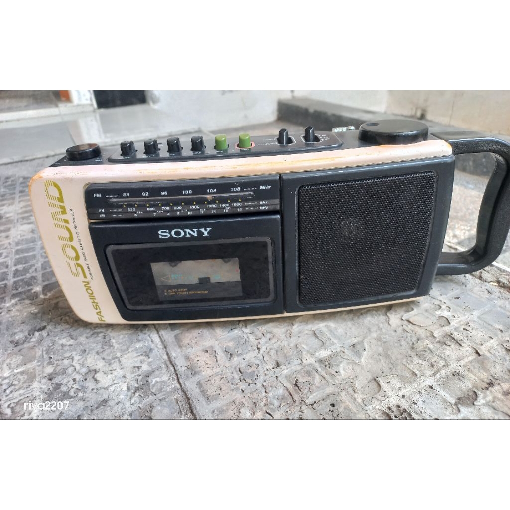 radio tape sony - portable radio cassette recorder sony - CFM - 150 S - pemutar kaset - kaset player