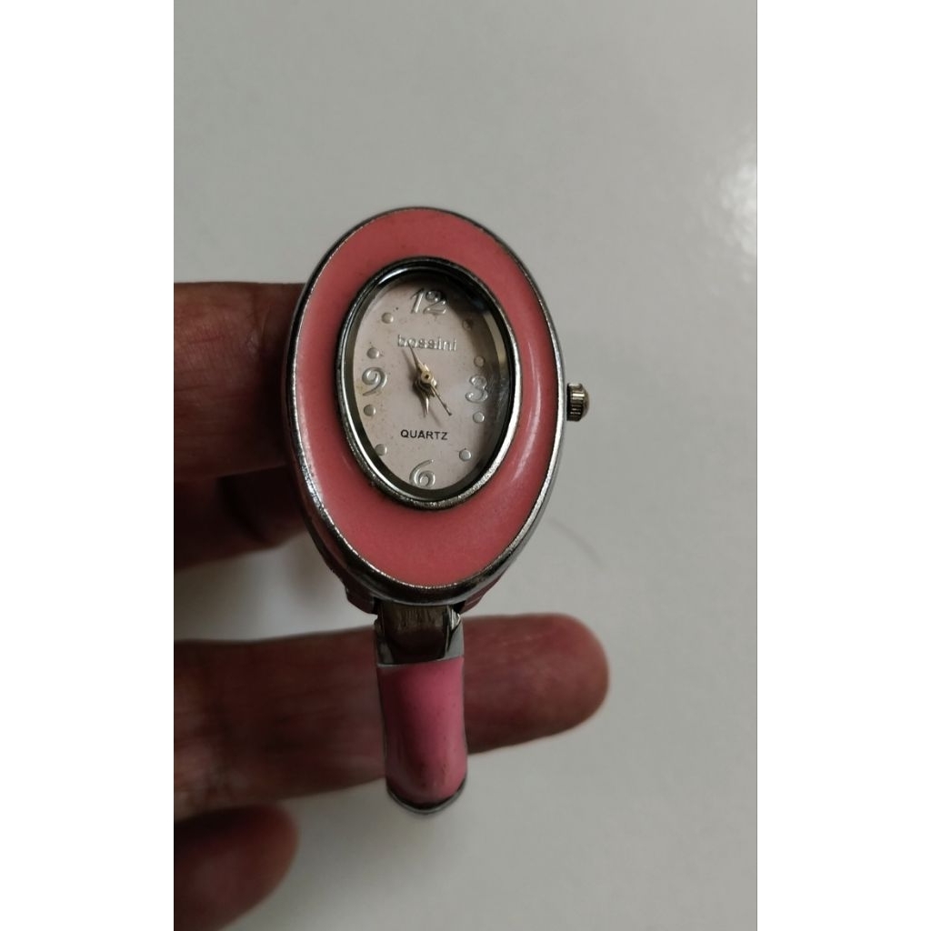 Bossini jam tangan off, bahan