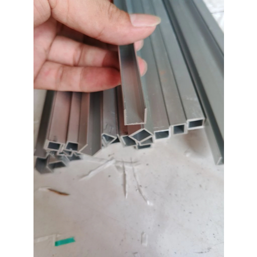 Lis U Aluminium 9x9mm 3Meter Tebal 1mm