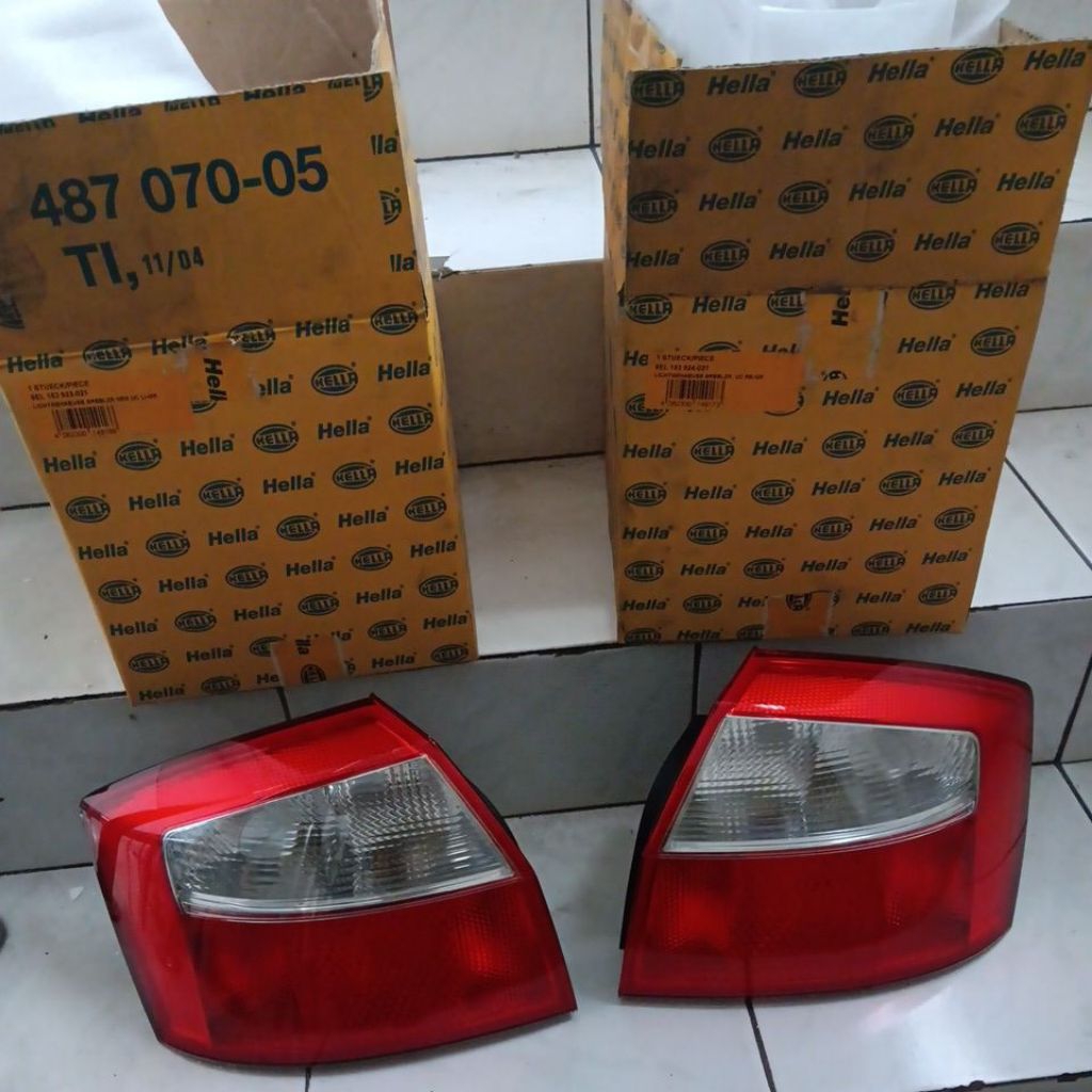 lampu stop audi a4 2.0 tahun 2001 stop lamp hella