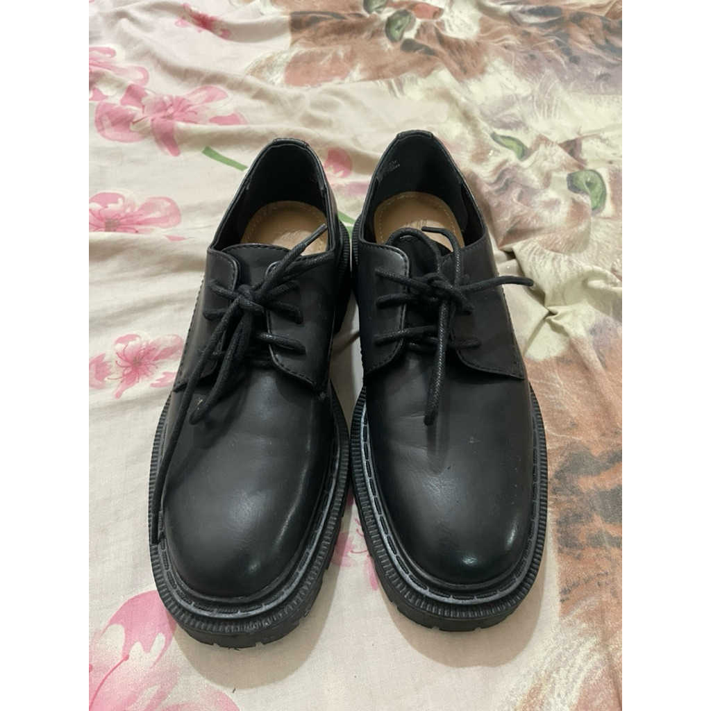 Sepatu Docmart H&M Chunky Derby