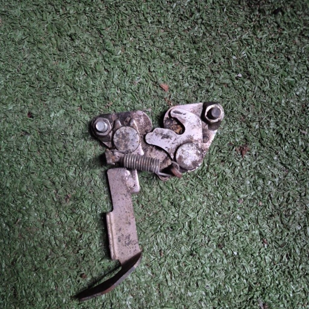 kuncian jok belakang beat fi original kunci jok beat fi