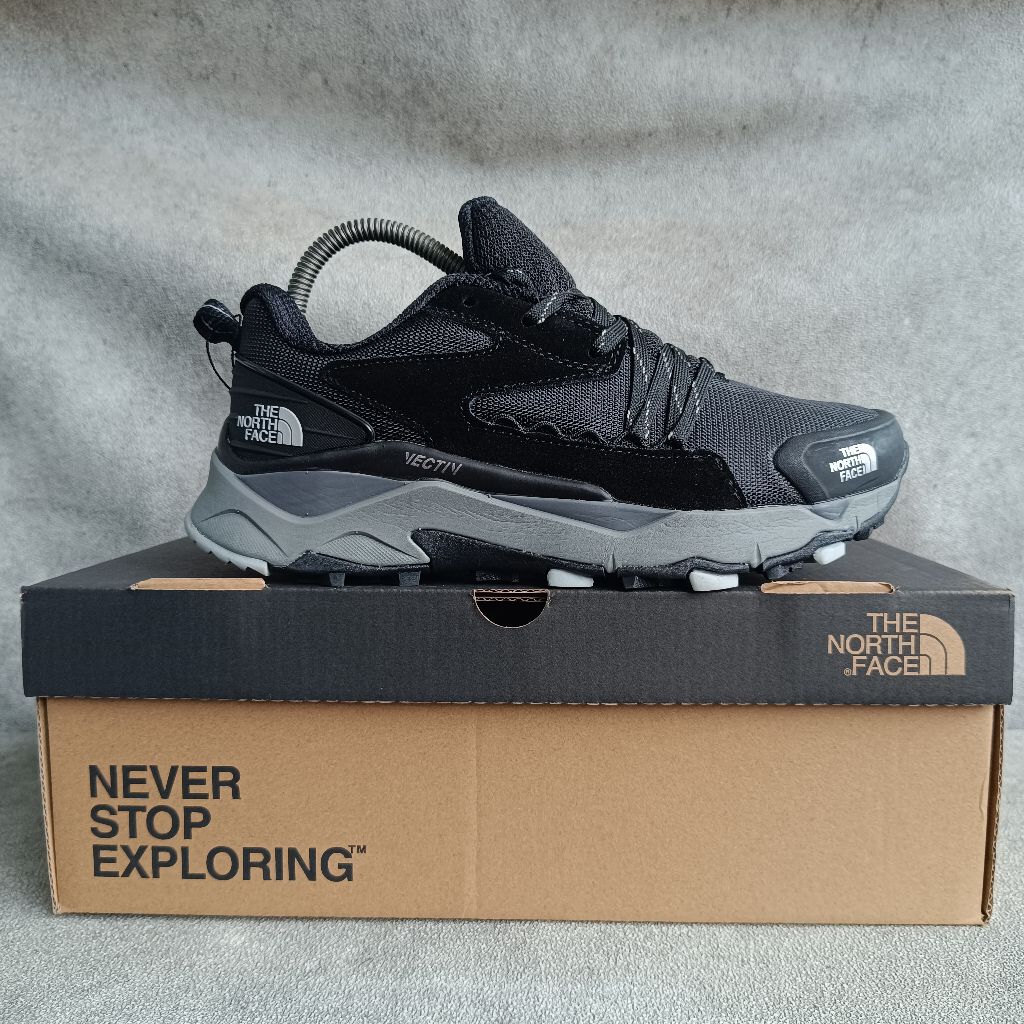 Sepatu TNF Vectiv Cedar Mesa Outdoor Black Grey