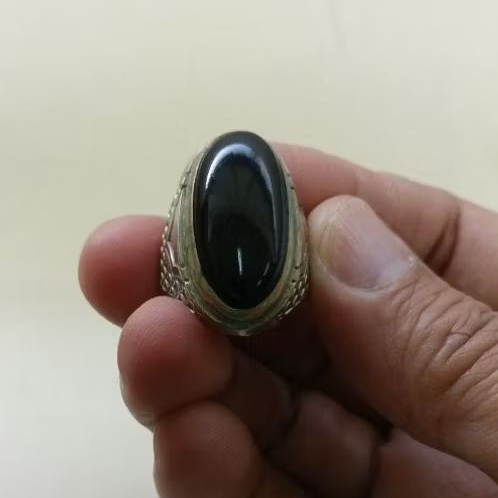Bacan hitam pekat klimis model pandan joss, belum tembus.