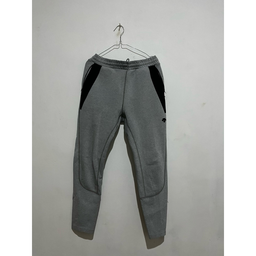 Celana slim fit Descente