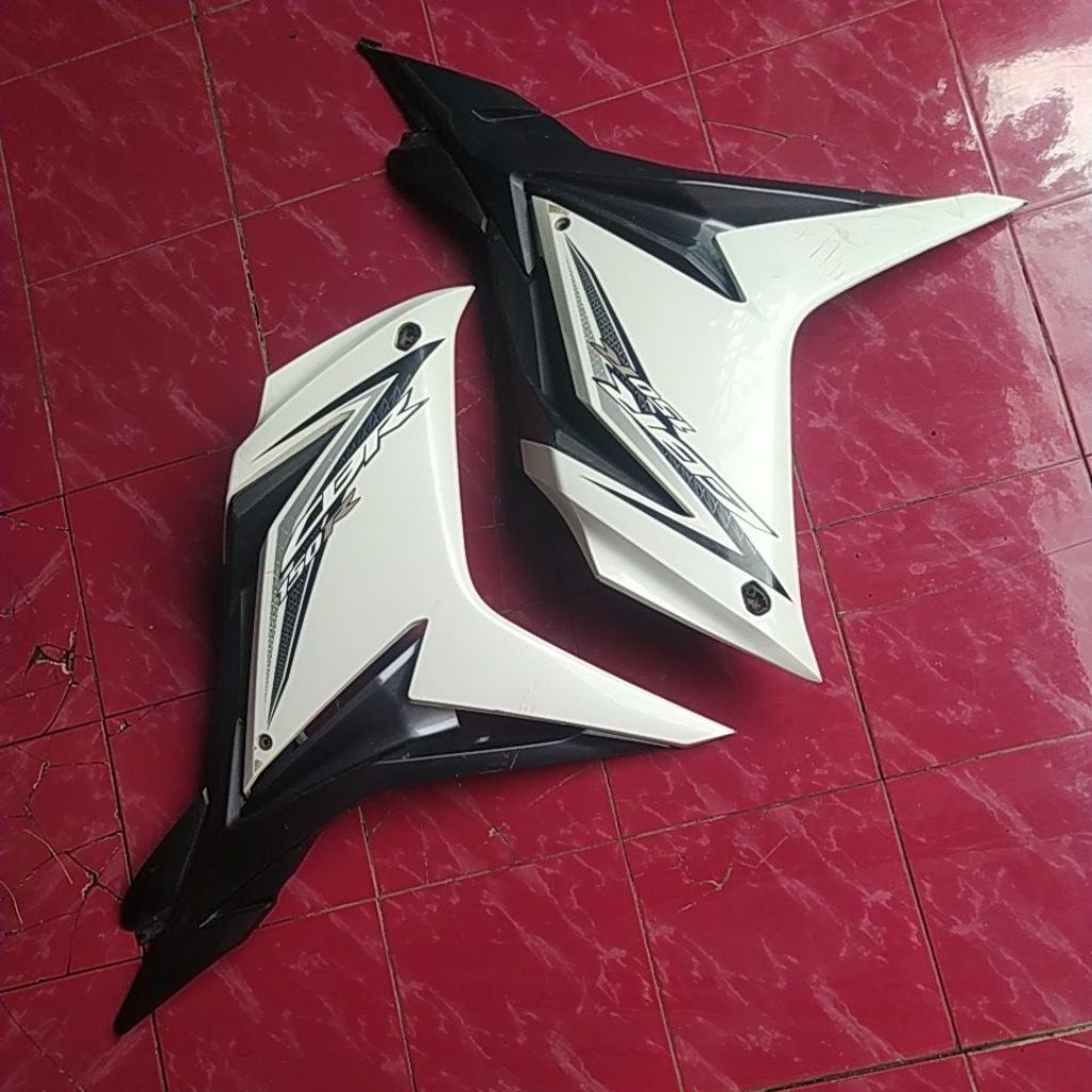fairing pairing sayap depan kanan kiri Honda CBR 150R LED FACELIFT original k45