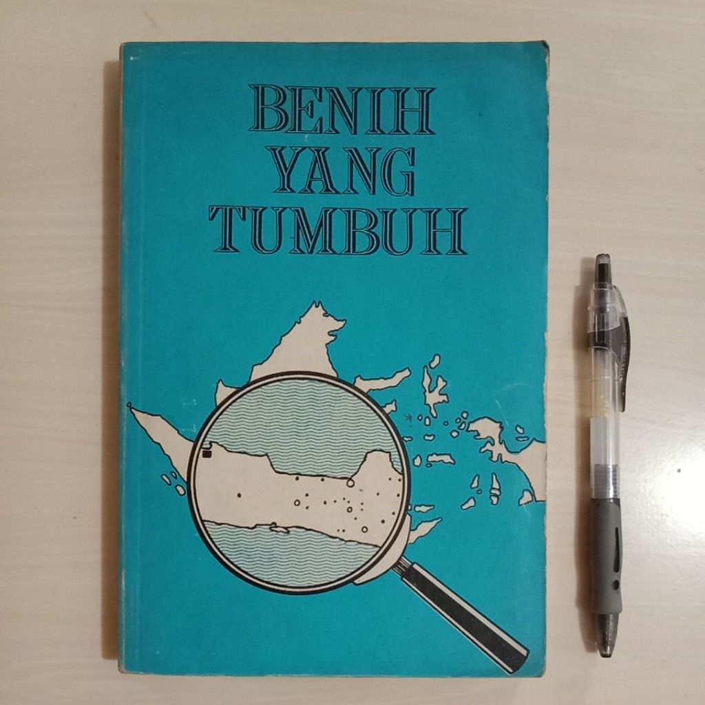SUATU SURVEY MENGENAI GEREJA2 KRISTEN INDONESIA JAWA TENGAH - BENIH YANG TUMBUH - Buku Lawas Bekas M