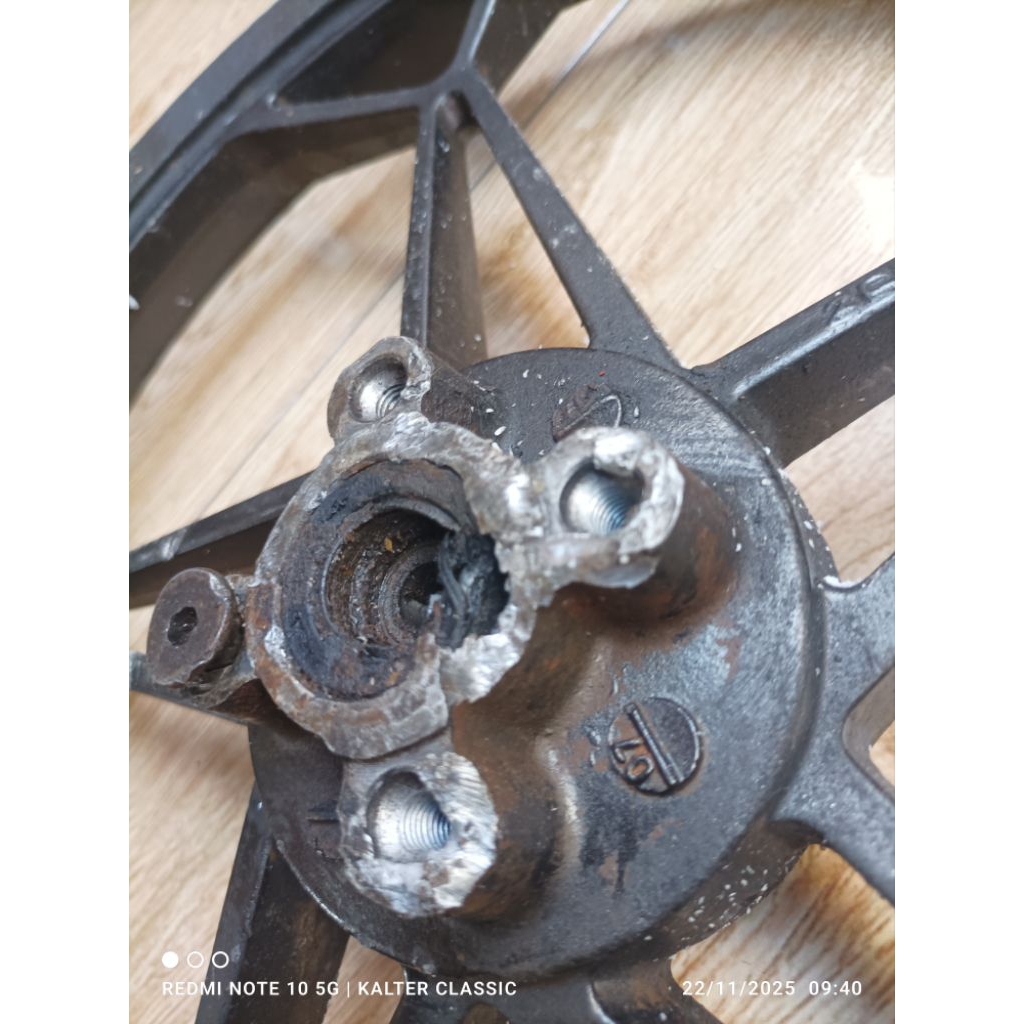 Termurah velg Kawasaki zone depan saja original ada minus ya