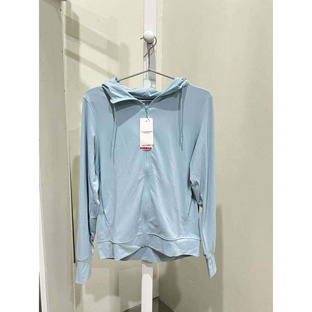 Jaket Uniqlo Airsm Women biru ukuran S, M, L, XL sale