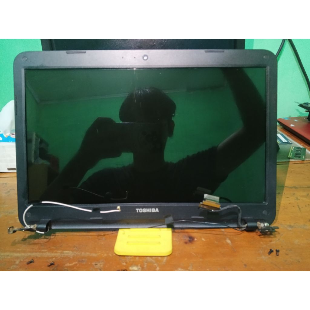Layar + Frame Toshiba satellite C800 C800D