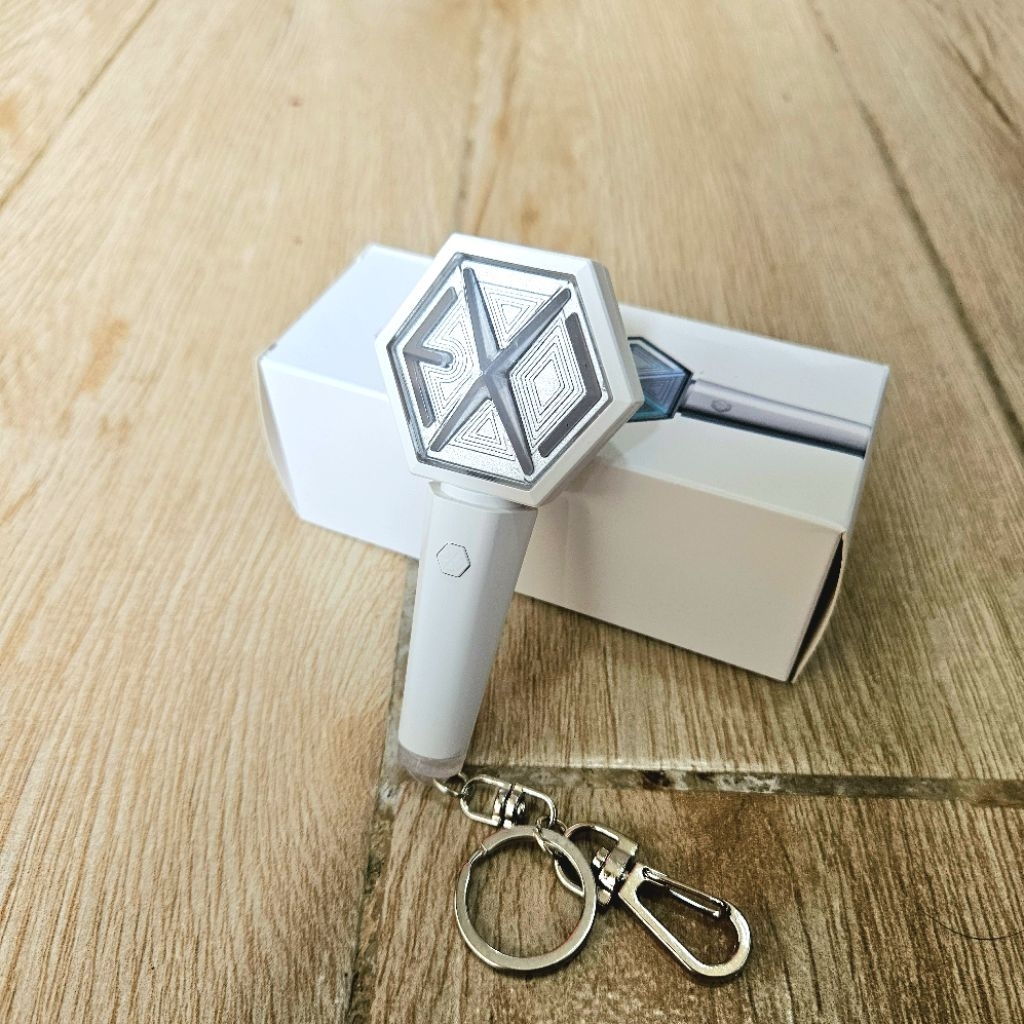 Ready stock Exo mini lightstick keychain unofficial