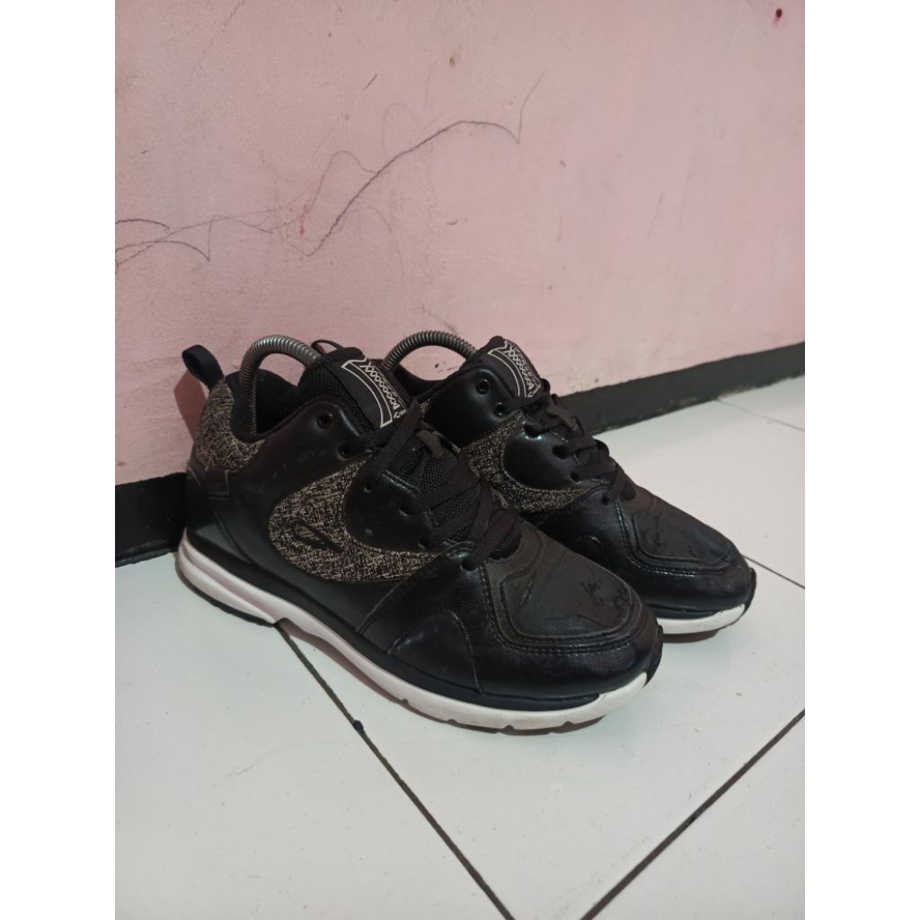 Sepatu Sneakers Prospecs Corset 1 black white size - 40
