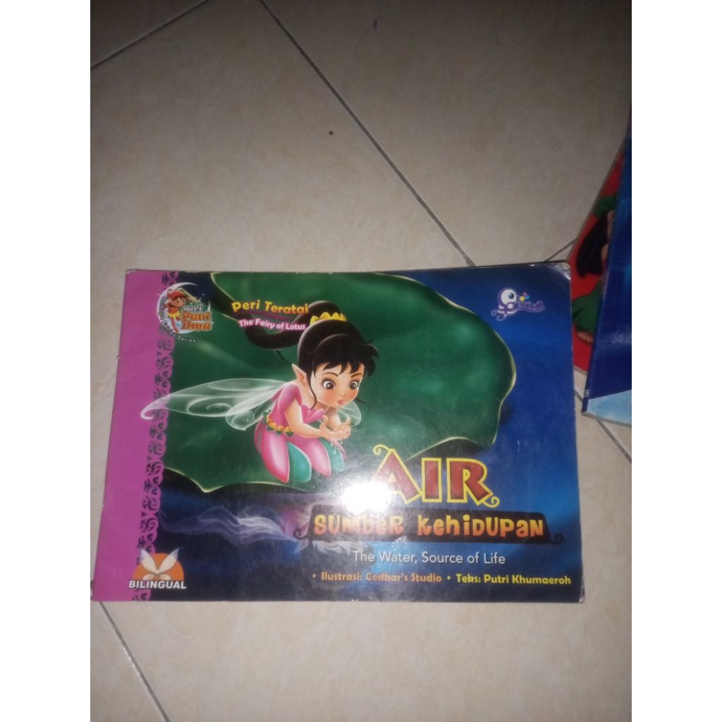 Peri Teratai: Air Sumber Kehidupan, bilingual