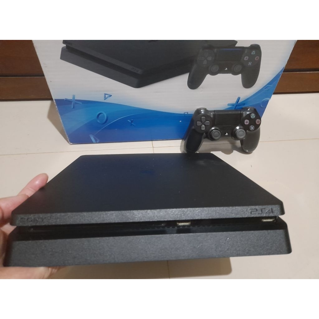 PS4 SLIM 1 TB  ORIGINAL CUH2218B