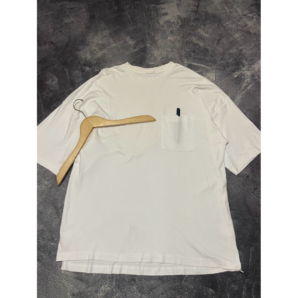 T SHIRT POCKET  BOXY UNIQLO GU