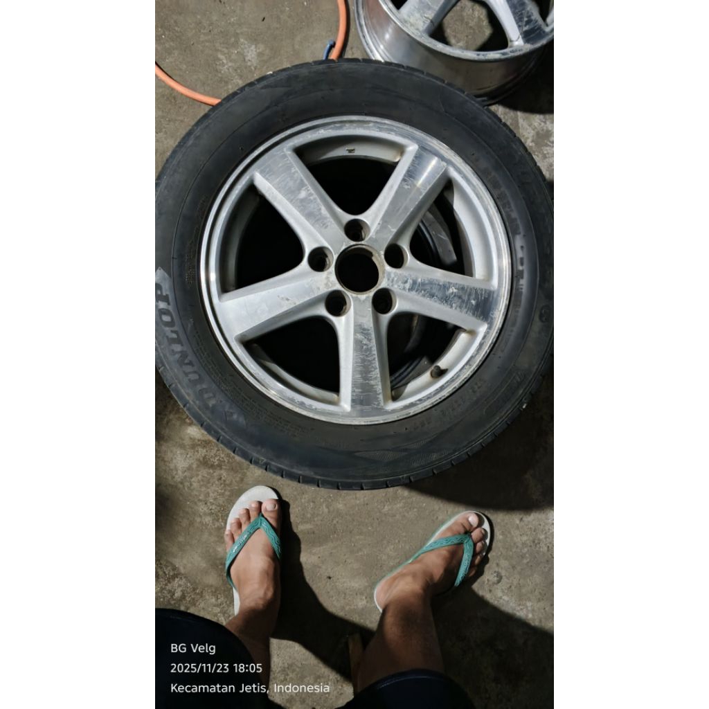 velg serep accord ring 16 pcd 114x5 plus ban 205 60 16 kondisi utuh