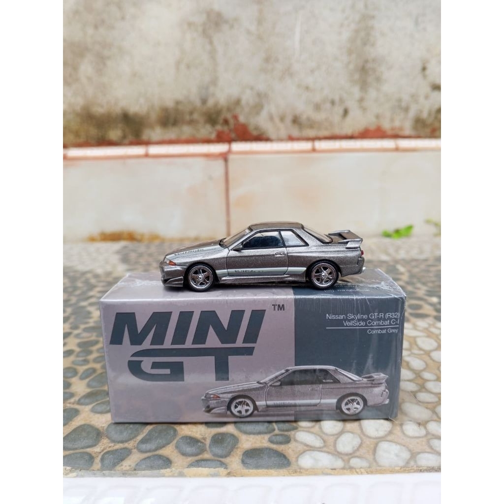 Diecast Mini GT Nissan Skyline R32 Veilside Combat Grey