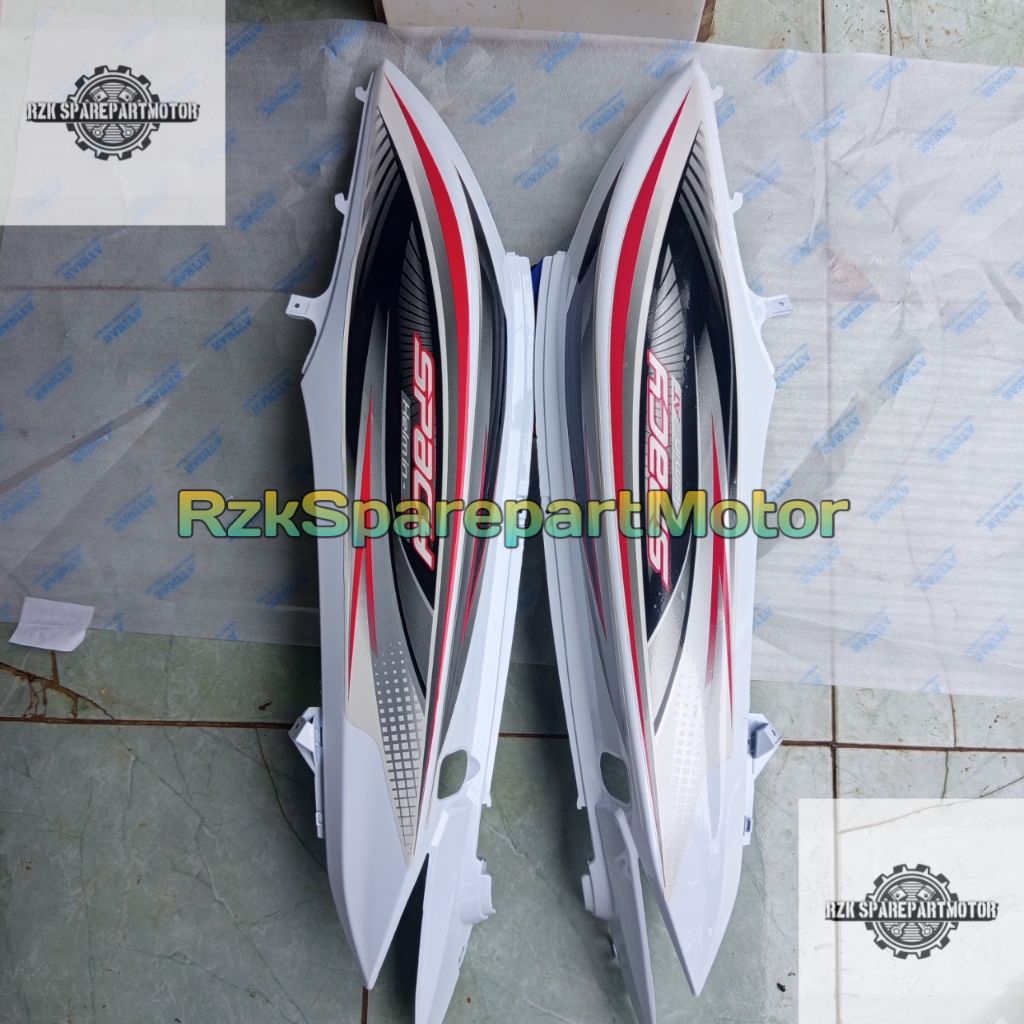 Cover Body Samping Belakang Kanan Kiri Honda Spacy Karbu Spacy Fi Putih Plus Striping