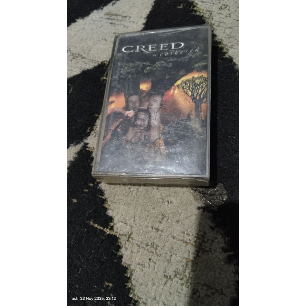 kaset pita creed / weathered