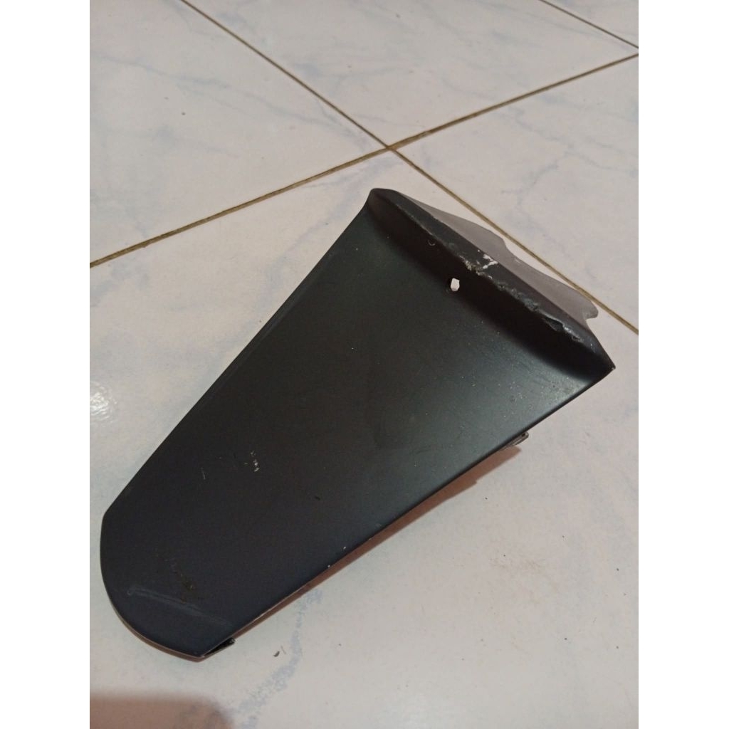 Cover Sambungan Body Belakang Pet Body Suzuki Arashi Original