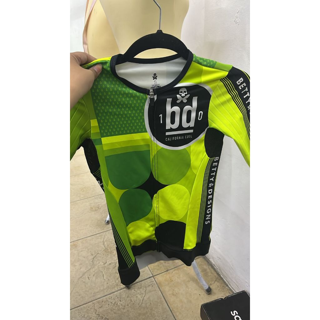 Preloved Baju Sepeda Cycling / Triathlon Jersey Betty design Masih Mulus Jarang Pakai Jual Murah