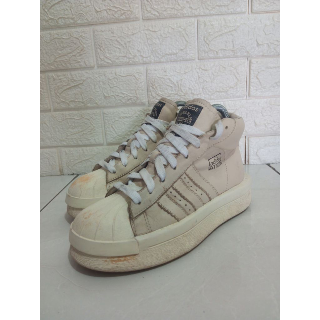 Sepatu sneaker casual anak  second seken branded Adidas putih original‎‎