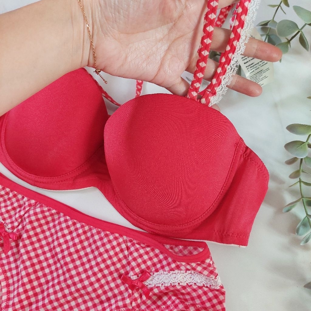 Young Hearts bra set 36b panty free Tali halter busa tipis pakai kawat