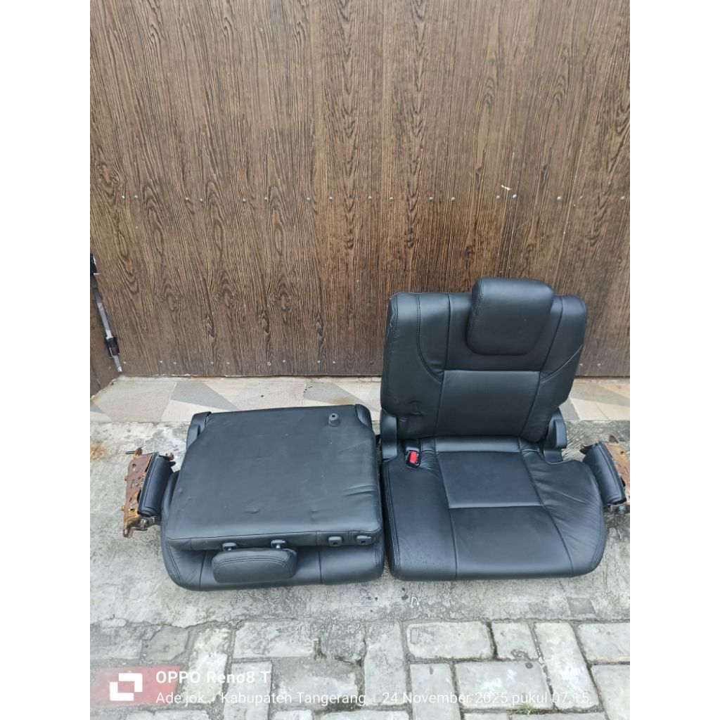 jok inova venturer baris ke 3