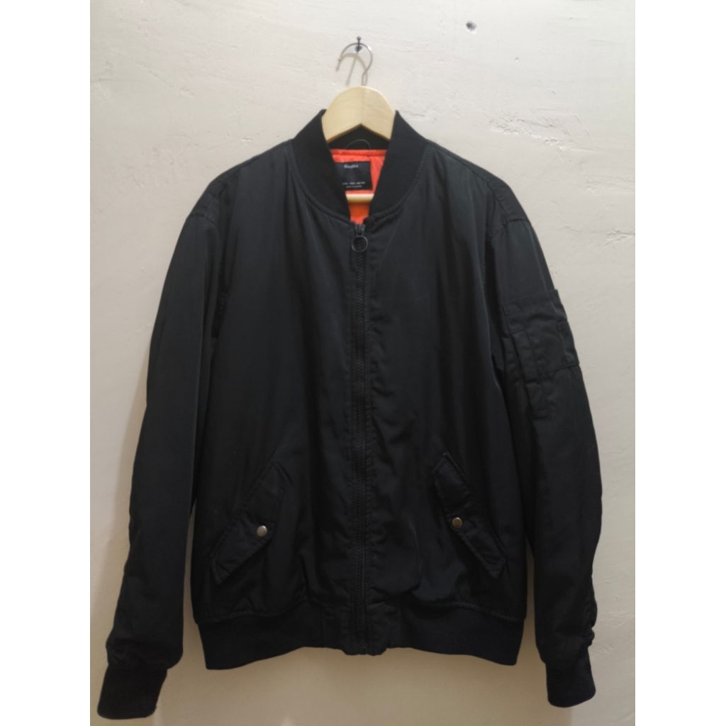 JAKET B00MB3R BERSKHA HITAM SECOND