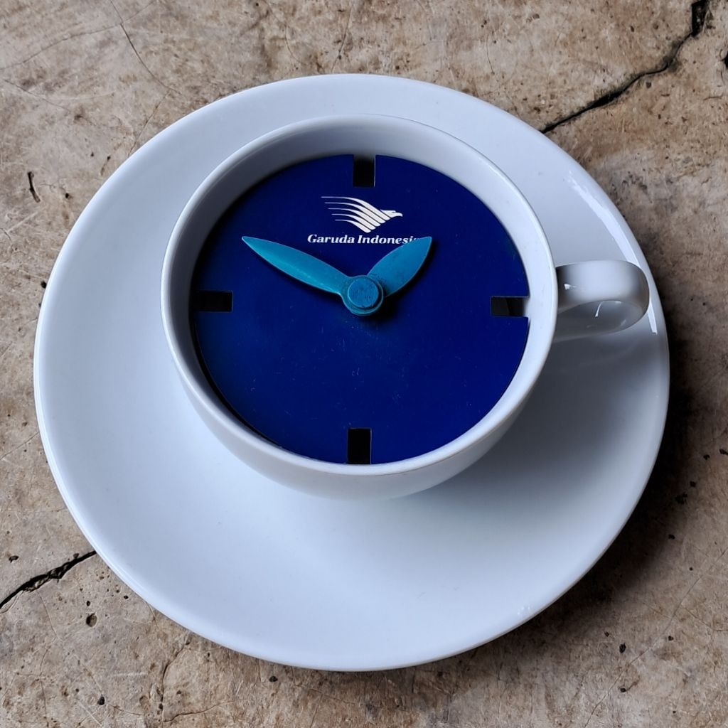 Jarang Souvenir Jadul Garuda Jam meja jam dinding Cangkir dan Piring Keramik