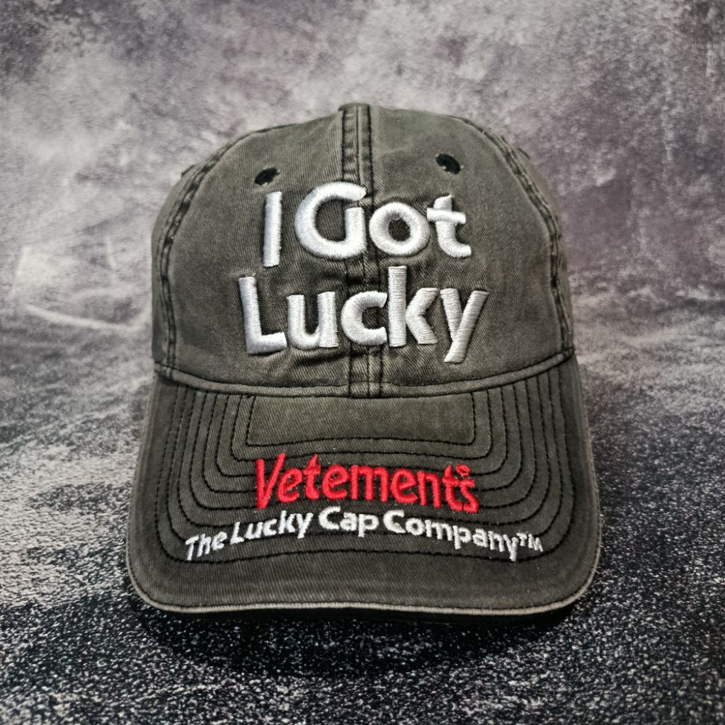 Digidegu Topi "I Got Lucky" Vetements The Lucky Cap Company - Limited Edition