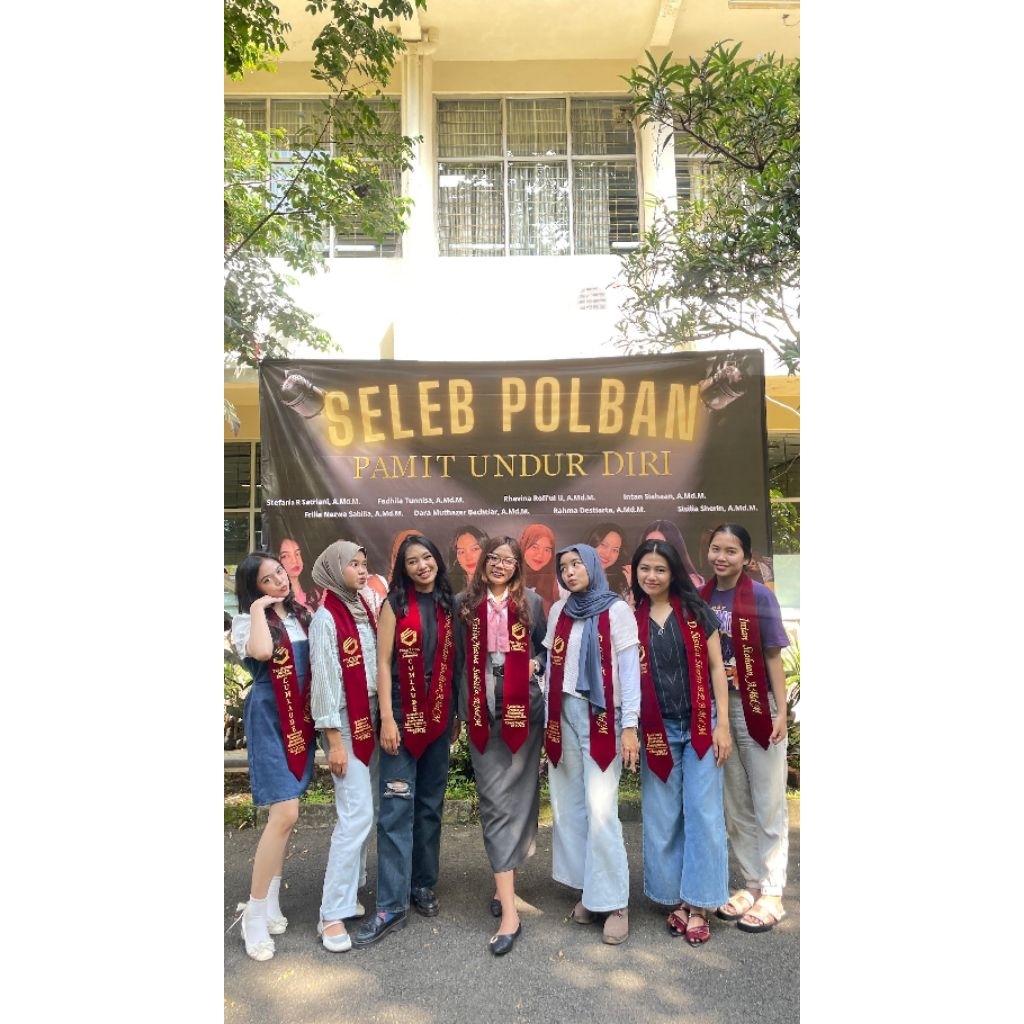 (SELEMPANG WISUDA KALUNG /LEHER)( BAHAN BLUDRU HALUS TEBAL TIDAK KAKU)