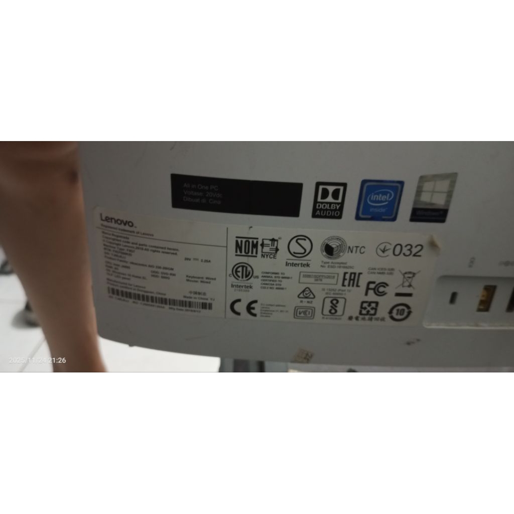 PC all in one lenovo layar 20 in
