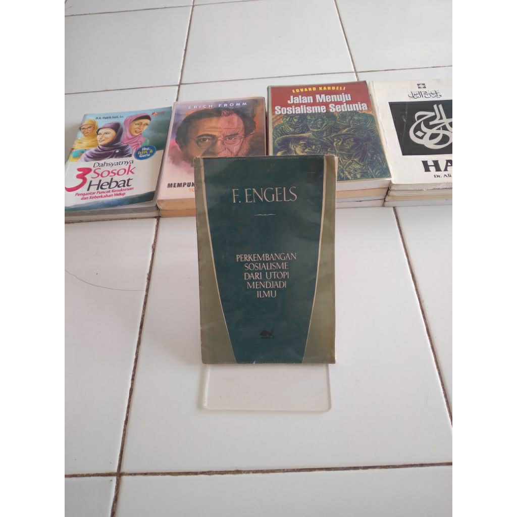 f. engels perkembangan sosialisme dari utopi menjadi ilmu