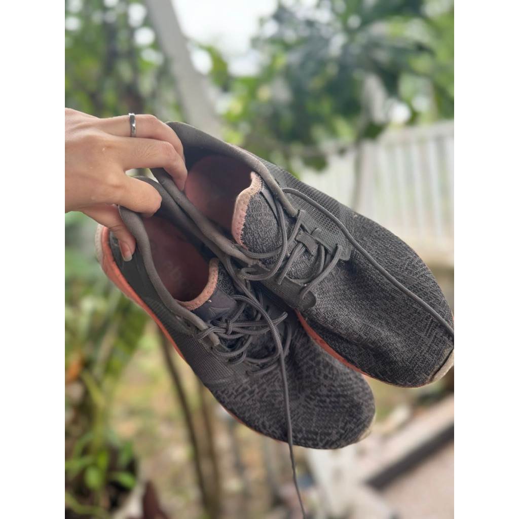 sepatu sport cewe reebok